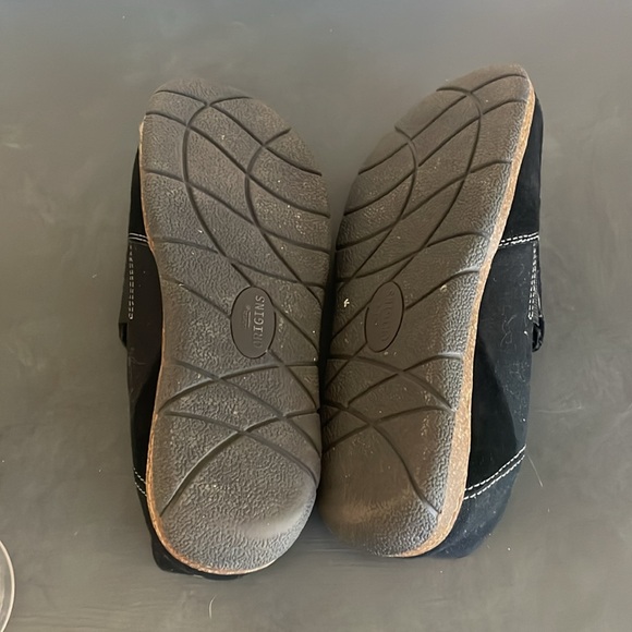 EARTH ORIGINS Women's Black ERICA Suede Slip On Shoes Size 9 - Picture 9 of 9